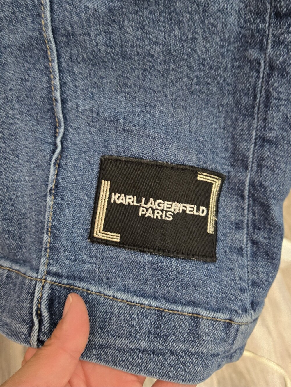 Karl Lagerfeld Women's Wide Leg Jeans Cropped With Logo On Hem Sz 0 - Picture 8 of 12